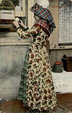Friesland - Vrouw in Bloemenjurk, Ophalen of Verzenden, Voor 1920, Ongelopen, Friesland