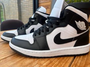 Nike Air Jordan 1 mid Sneakers nieuw beschikbaar voor biedingen