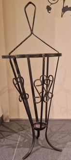 Smeedijzeren paraplubak, Ophalen, Gebruikt