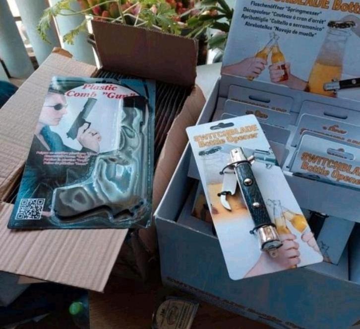 Kam pistool, stilettoflesopener (NIEUW)., Hobby en Vrije tijd, Feestartikelen, Nieuw, Fopartikel, Overige, Ophalen of Verzenden