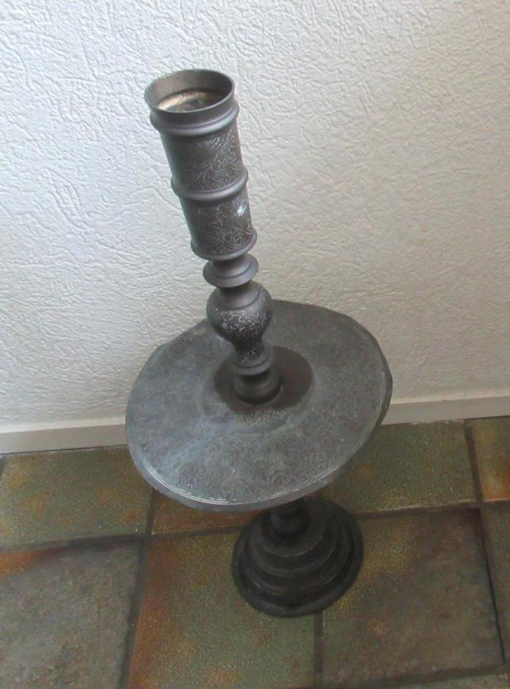 HOGE BEWERKTE ANTIEKE KANDELAAR- INDIA? INDONESIE?, Antiek en Kunst, Antiek | Kandelaars, Koper of Brons, Ophalen of Verzenden