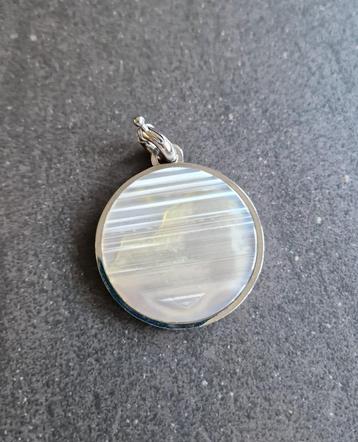 Prachtige GROTE hanger DYRBERG KERN met NATUURSTEEN beschikbaar voor biedingen