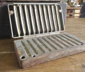 MOOIE OUDE CHOCOLADE SIGAREN MAL beschikbaar voor biedingen