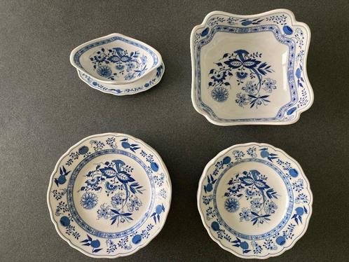 16 delig servies Hutchenreuther Blue Onion Rosenthal zgan, Huis en Inrichting, Keuken | Servies, Zo goed als nieuw, Compleet servies