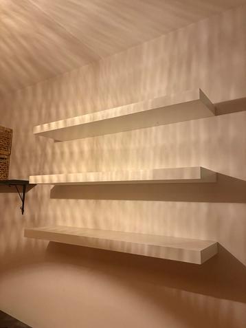3 witte Ikea Lack Planken - Zo Goed Als Nieuw! beschikbaar voor biedingen