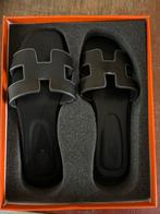 Hermès Oran Slippers - Maat 39- Zwart, Kleding | Dames, Slippers, Zwart, Ophalen of Verzenden, Nvt