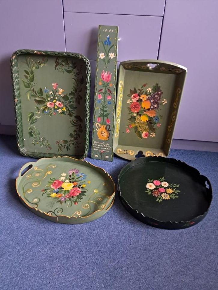 Handbeschilderd vintage Hindeloopen dienbladen, Antiek en Kunst, Curiosa en Brocante, Ophalen of Verzenden