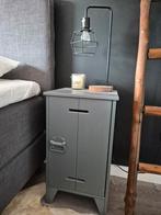 2x Woood kluis nachtkastje steelgrey, Ophalen, Zo goed als nieuw