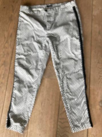 Zwart witte  stretch broek van norah. Maat 46 beschikbaar voor biedingen