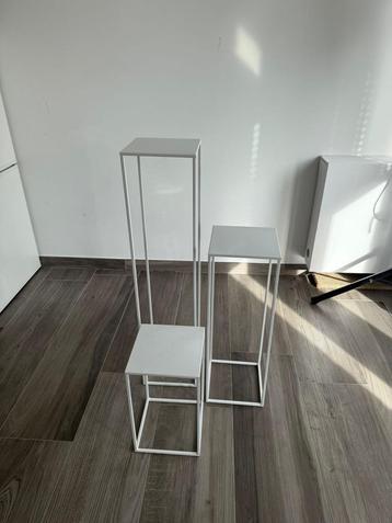 3 Witte Pilaren voor Bloemen Decoratie   beschikbaar voor biedingen