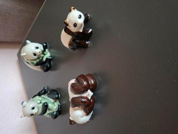 4 miniatuur beeldjes Panda   beschikbaar voor biedingen