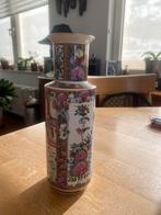 Chinese vaas met bloemmotieven, Antiek en Kunst, Antiek | Vazen, Ophalen of Verzenden