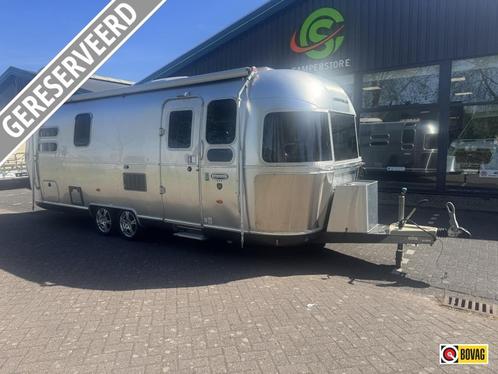 Airstream 684, Caravans en Kamperen, Caravans, Bedrijf, tot en met 4, 2000 kg en meer, Rondzit, Overige merken, Overige, Airco