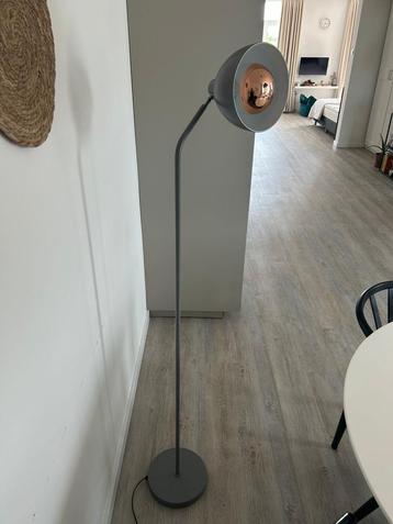 lamp beschikbaar voor biedingen