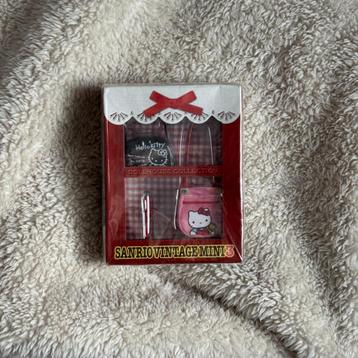 Zeldzame Sanrio Vintage Mini 3 Hello Kitty Miniatuur beschikbaar voor biedingen