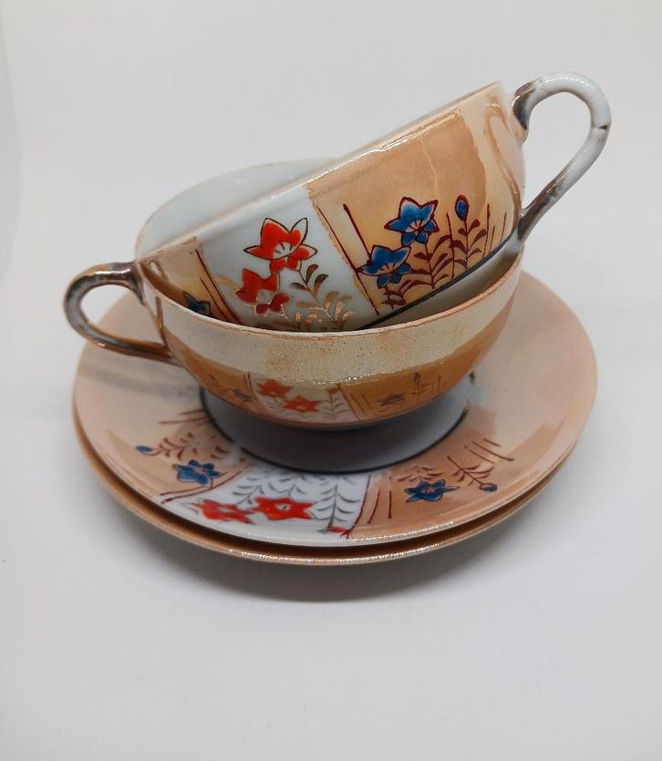 Japanse Theekopjes 2 stuks en Schaaltje, Antiek en Kunst, Antiek | Servies los, Ophalen of Verzenden