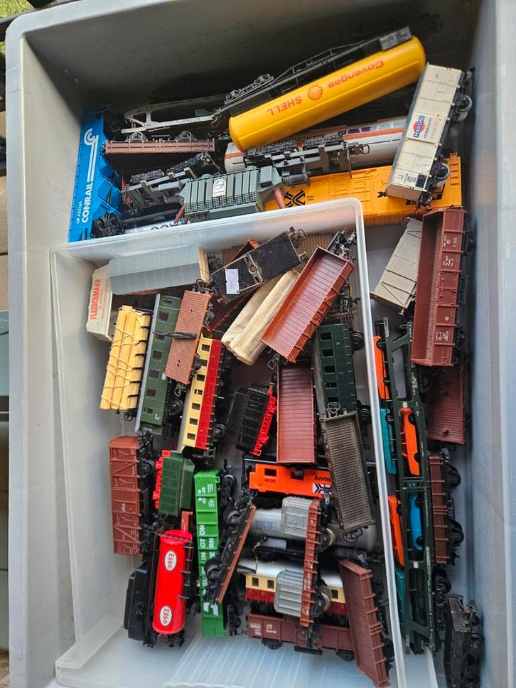 Grote kavel rijtuigen en goederenwagons., Hobby en Vrije tijd, Modeltreinen | H0, Gebruikt, Wagon, Gelijkstroom, Lima, Ophalen of Verzenden