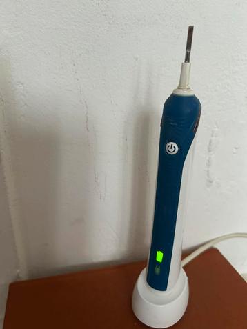 Elektrische tand borstel beschikbaar voor biedingen