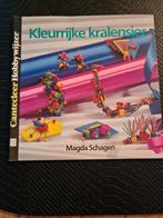 Schagen - Kleurryke kralensier, Ophalen of Verzenden, Zo goed als nieuw, Schagen