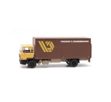 Artitec DAF kantelcabine met kofferopbouw Vroom & Dreesmann beschikbaar voor biedingen