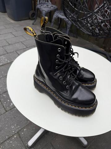 Dr Martens beschikbaar voor biedingen