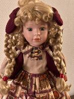 Mooie stenen sier pop, Verzamelen, Poppen, Ophalen, Zo goed als nieuw, Pop