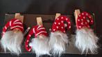 4 Kerstmannetjes op knijpers, Ophalen of Verzenden, Zo goed als nieuw