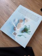 Donna Hay - The New Easy Kookboek, Voorgerechten en Soepen, Ophalen of Verzenden, Zo goed als nieuw, Gezond koken