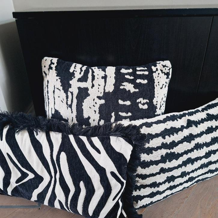 Super mooie beige zwarte sierkussens set japandi chic, Huis en Inrichting, Woonaccessoires | Kussens, Nieuw, Vierkant, Ophalen of Verzenden