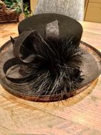 Dameshoed, bruin, in perfecte staat!, Kleding | Dames, Ophalen of Verzenden, Gedragen, Hoed
