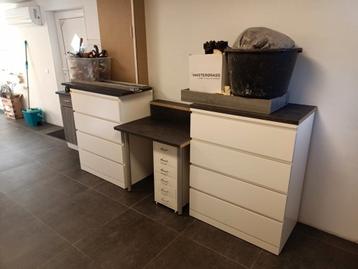 2 Ladekasten met 4 lades, en beiden mooi werkblad