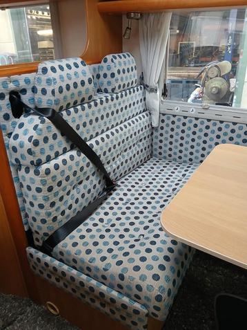 Camper bank met gordels en uitschuif voor bed beschikbaar voor biedingen