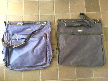 Twee kledingtassen kledingtas reistassen gestreken kleding beschikbaar voor biedingen