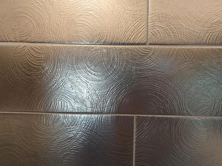 Zilveren Wandtegels met rond motief, Doe-het-zelf en Verbouw, Tegels, Nieuw, Wandtegels, Keramiek, 40 tot 60 cm, Minder dan 20 cm
