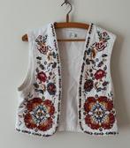 Gilet/Bodywarmer. Wit. Met geborduurde bloemen en pailletten, Kleding | Dames, Bodywarmers, Maat 38/40 (M), Wit, Ophalen of Verzenden