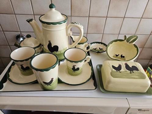 Kip servies met bijbehorend dienblad + botervloot en schaal, Huis en Inrichting, Keuken | Servies, Zo goed als nieuw, Compleet servies