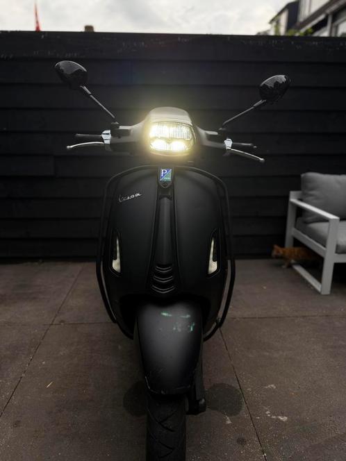 Vespa Sprint Notte 2021 - 4588km, Fietsen en Brommers, Scooters | Yamaha, Gebruikt, Overige modellen, Maximaal 25 km/u, Benzine
