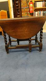 Engelse Klaptafel met gedraaide poten, Ophalen