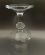 Prachtig antiek glas met bewerkte bal, Antiek en Kunst, Antiek | Glas en Kristal, Verzenden