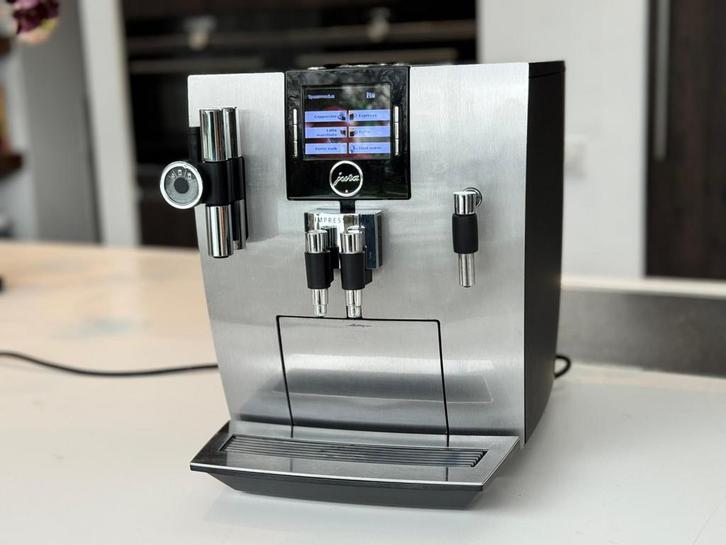 Te koop: Jura Impressa J9 koffiemachine (v9.4), Witgoed en Apparatuur, Koffiemachine-accessoires, Zo goed als nieuw, Ophalen