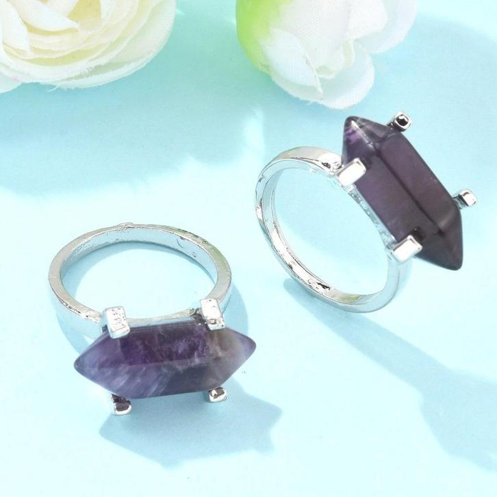 Ring met grote steen van amethist, Sieraden, Tassen en Uiterlijk, Ringen, Nieuw, Dame, 17 tot 18, Zilver, Overige materialen, Met edelsteen