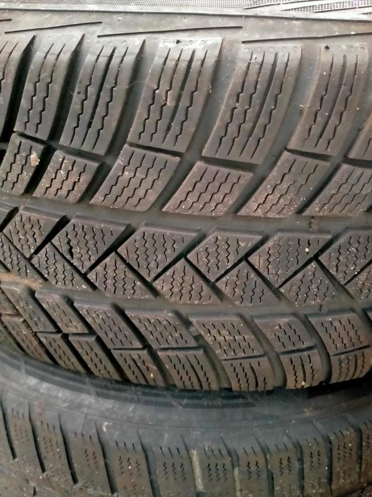 BMW X3 Winterbanden 17 inch set, Auto-onderdelen, Banden en Velgen, Banden en Velgen, Winterbanden, 17 inch, 235 mm, Terreinwagen