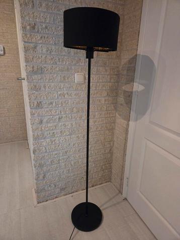 Staande lamp - 145 cm hoog beschikbaar voor biedingen