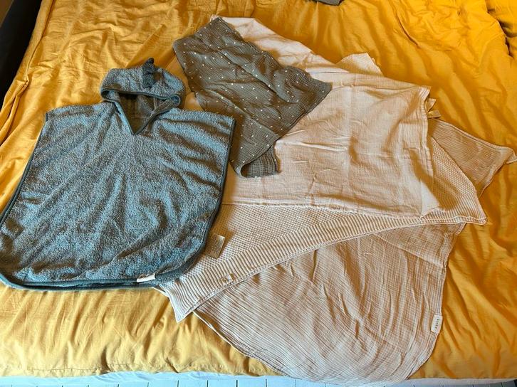 Babypakketje hydrofiele doeken badcape en katoenen dekentje, Kinderen en Baby's, Dekens, Slaapzakjes en Inbakerproducten, Zo goed als nieuw