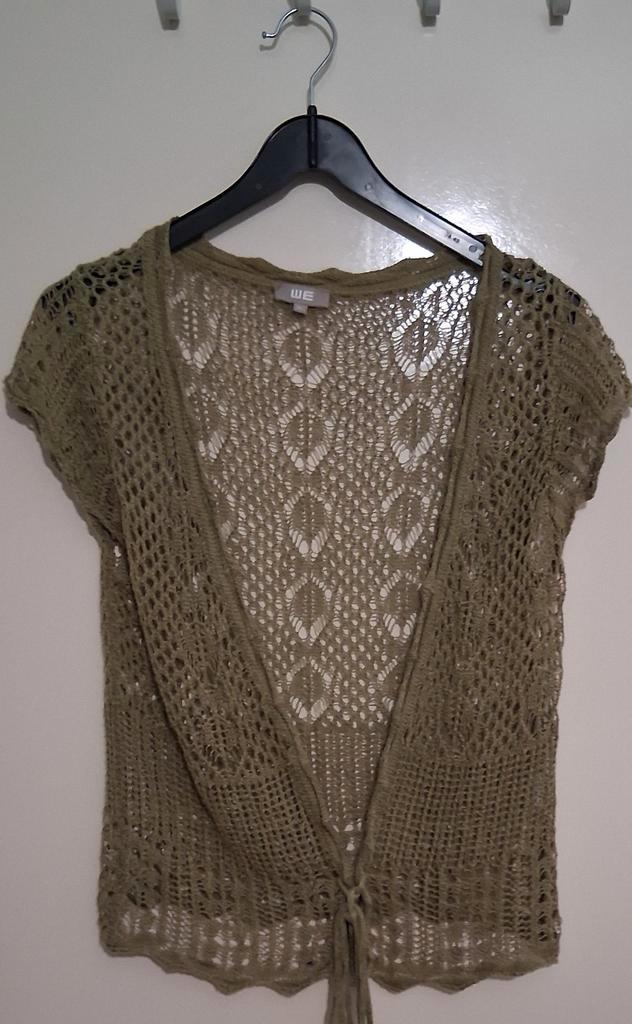 Groen vestje van WE, maat L ibiza stijl 70th, Kleding | Dames, Truien en Vesten, Zo goed als nieuw, Maat 42/44 (L), Groen, Verzenden