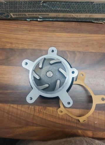 Waterpomp Ford Taunus 17m 20m 23m 26m Capri v6. Nieuw  beschikbaar voor biedingen