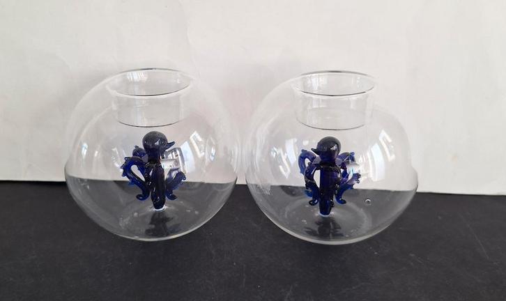 Design art 2 glazen sfeerlichthouders. Ingewerkte octopus., Antiek en Kunst, Kunst | Designobjecten, Ophalen of Verzenden