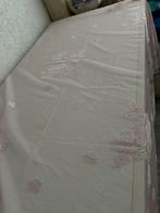 Tafelkleed vierkant, Huis en Inrichting, Keuken | Textiel, Ophalen of Verzenden, Zo goed als nieuw, Wit, Tafelkleed of Tafelzeil