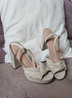 Dames shoenen maat 37, Ophalen, Beige, Schoenen met hoge hakken, Mohito