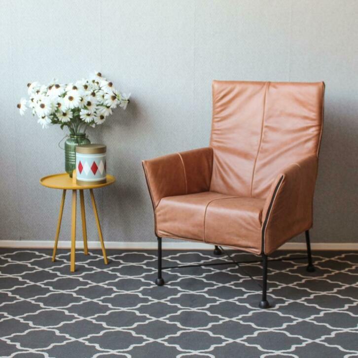 2x Montis Charly fauteuil Buffalo leder - cognac bruin, Huis en Inrichting, Banken | Voetenbanken en Poefen, Nieuw, Leer, Ophalen of Verzenden